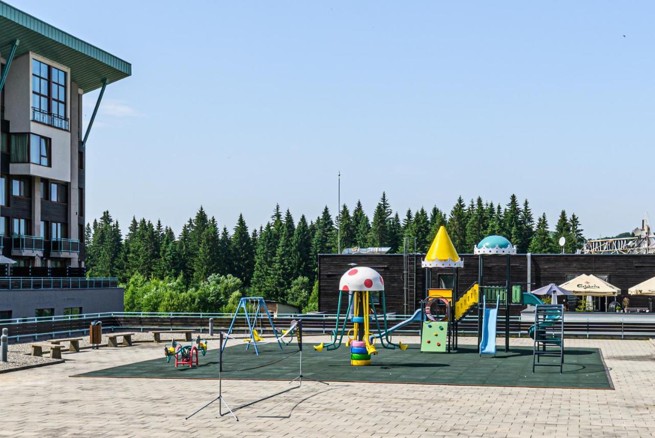 Forest Corner In Silver Mountain Of Пояна Брашов Екстериор снимка